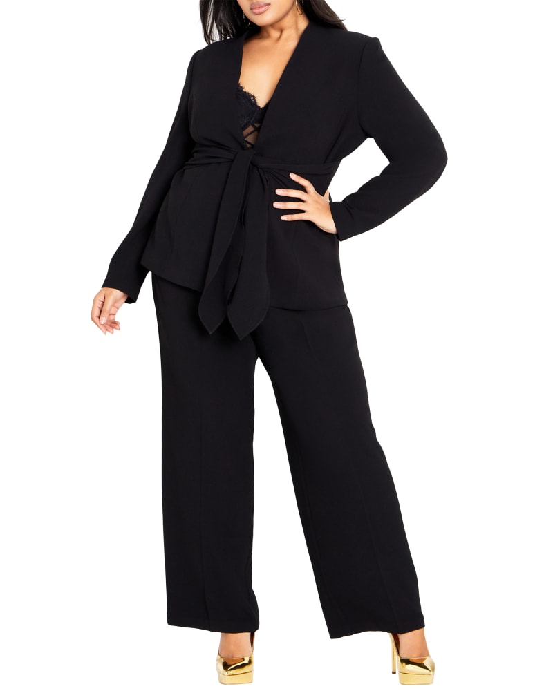Front of a model wearing a size XL JKT AUDRIE in Black by City Chic. | dia_product_style_image_id:310324